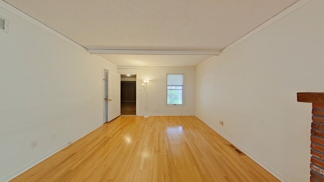 Building Photo - 14355 Rainy Lake Dr