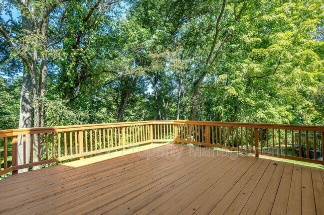 Building Photo - 5743 Burke Towne Ct