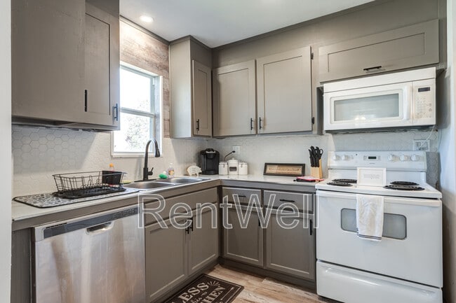Building Photo - 2317 37th St