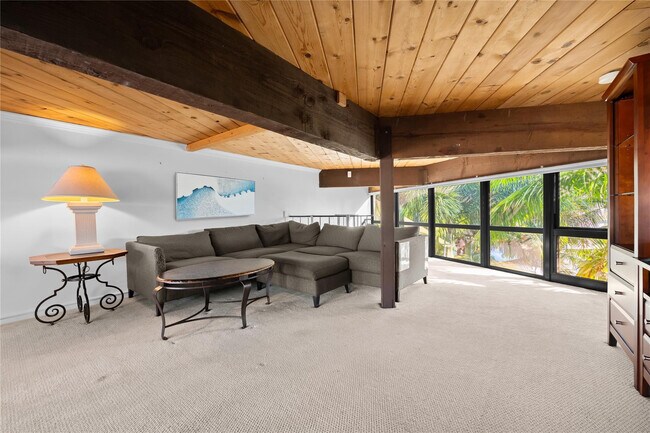 Building Photo - 3016 NE 49th St