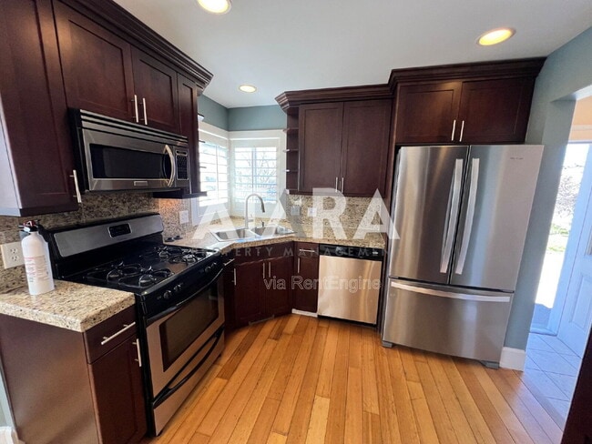 Building Photo - 2559 Wilmington Ave