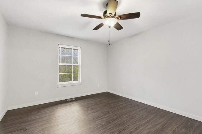 Building Photo - 5910 N 23rd St