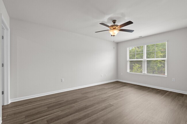 Building Photo - 571 Gemstone Blvd
