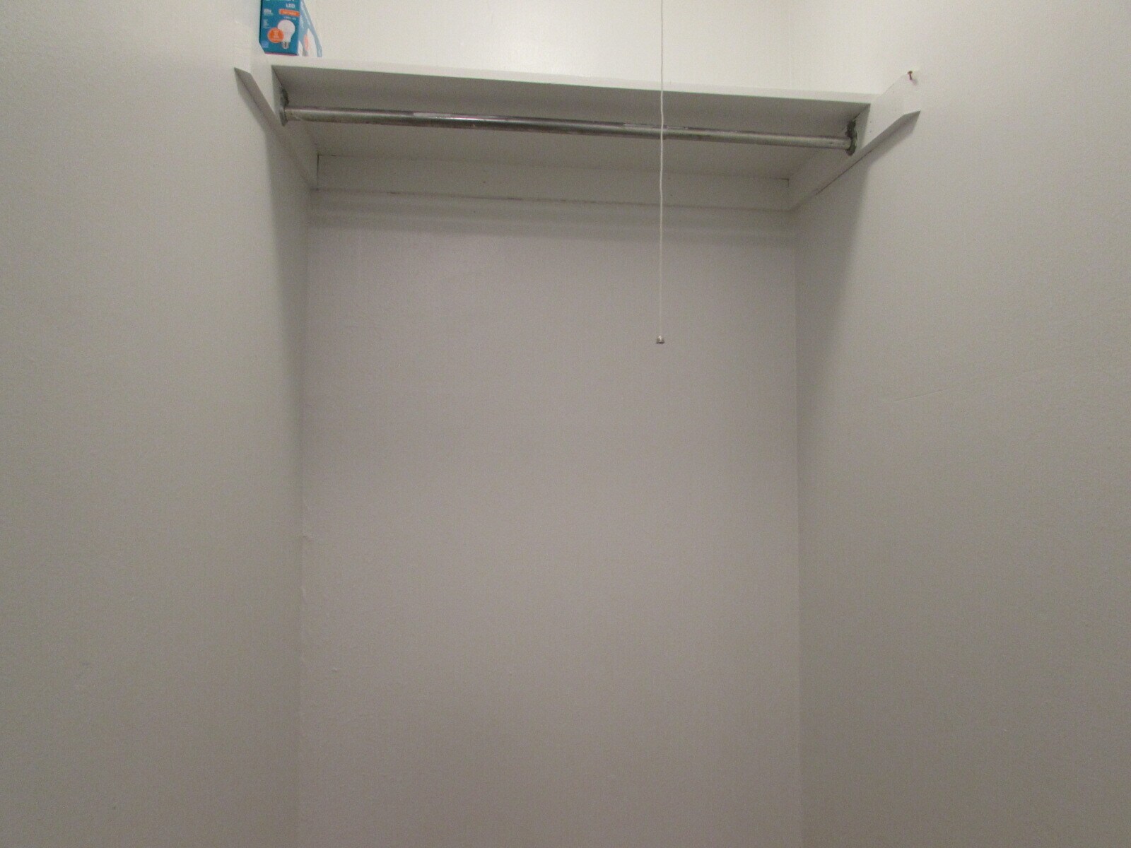 Building Photo - 3150 Lakeside Dr