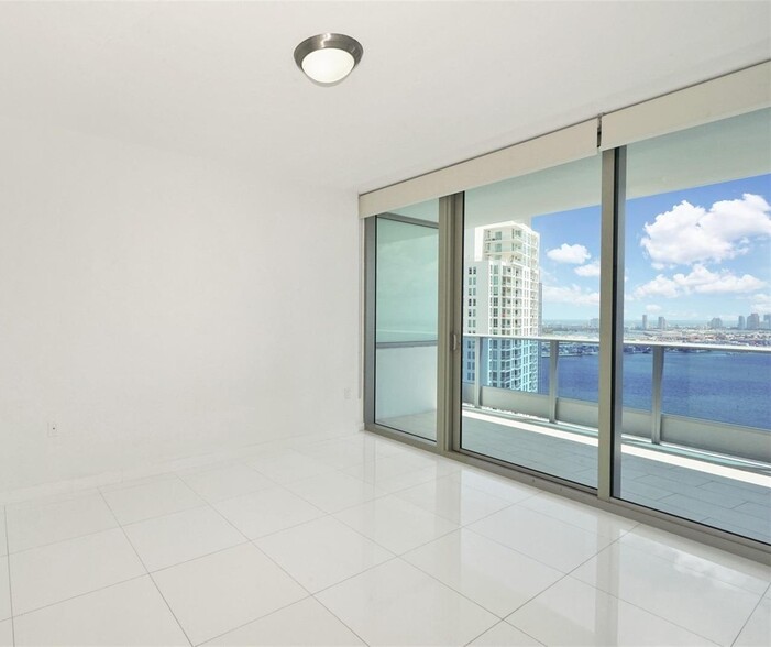 Building Photo - 200 Biscayne Boulevard Way