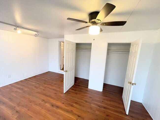 Building Photo - 3bd/1ba home in Rosewood. Huge backyard an...
