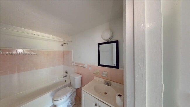 Building Photo - 1825 SW 67th Ave