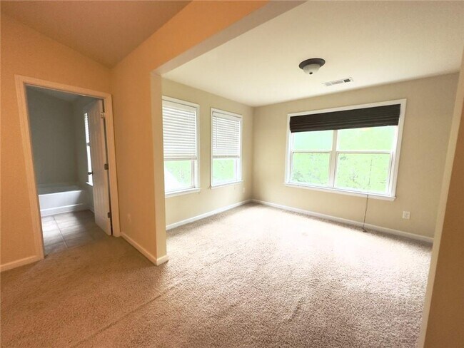 Building Photo - 4239 Laurel Creek Ct SE