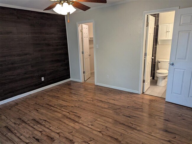 Building Photo - 5807 Cherry Park