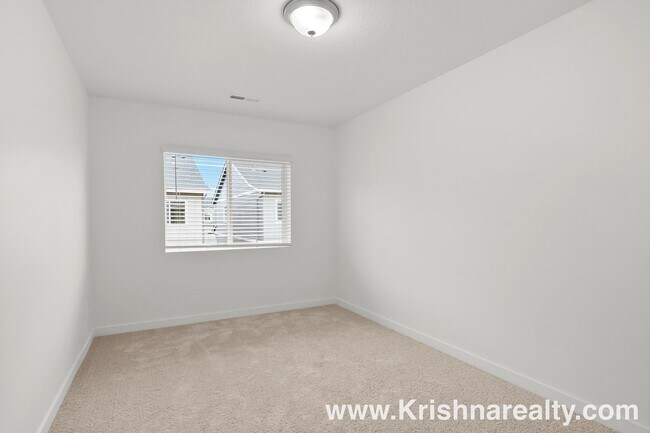 Building Photo - 1218 S Quartz Dr