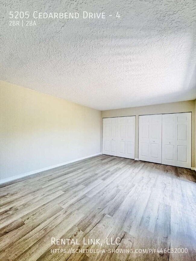 Building Photo - 5205 Cedarbend Dr