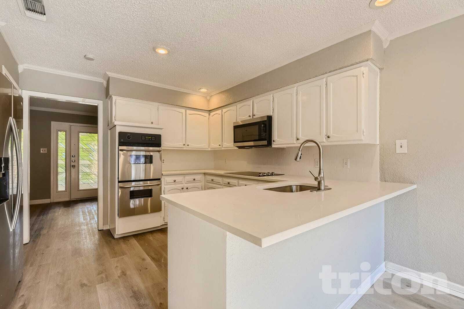 Building Photo - 2819 Hedgeway Dr