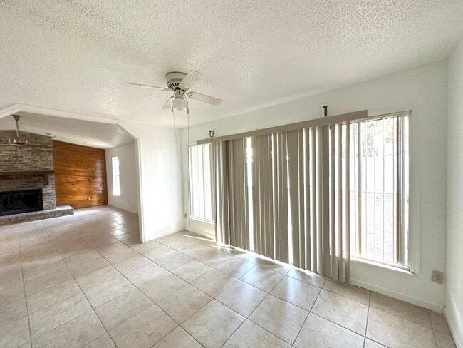 Building Photo - Charming 3-Bedroom Pool Home on a Quiet Cul-de-Sac in Rosemont