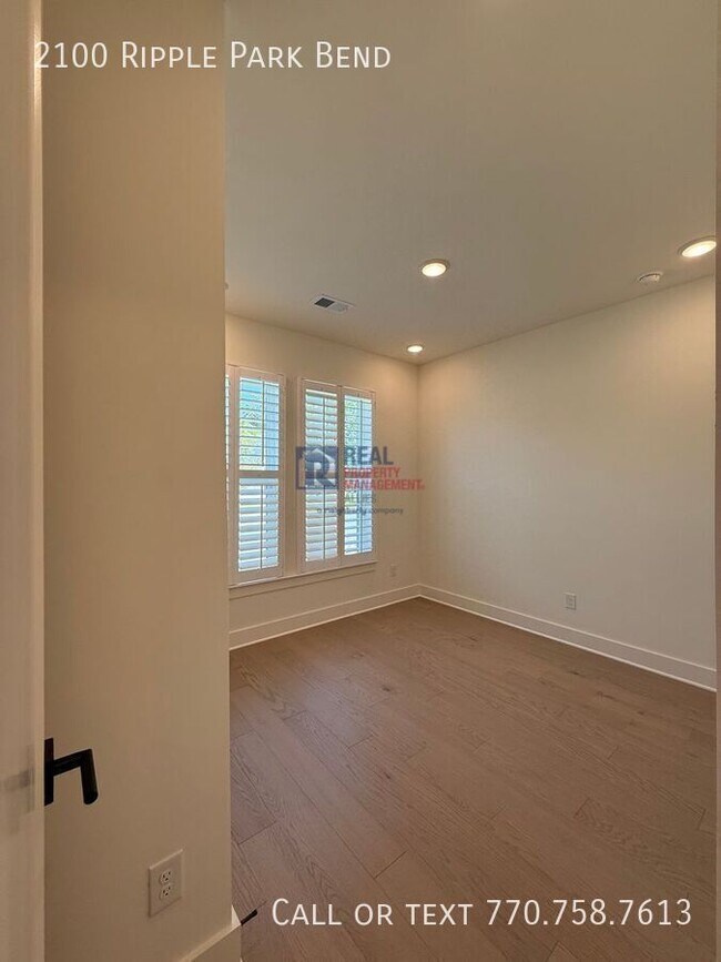 Building Photo - 2100 Ripple Pk Bnd