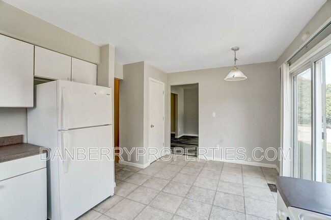 Building Photo - 3612 Willow Run Dr