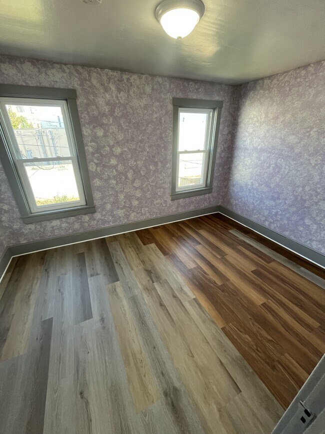 Building Photo - 605 Lehigh Ave