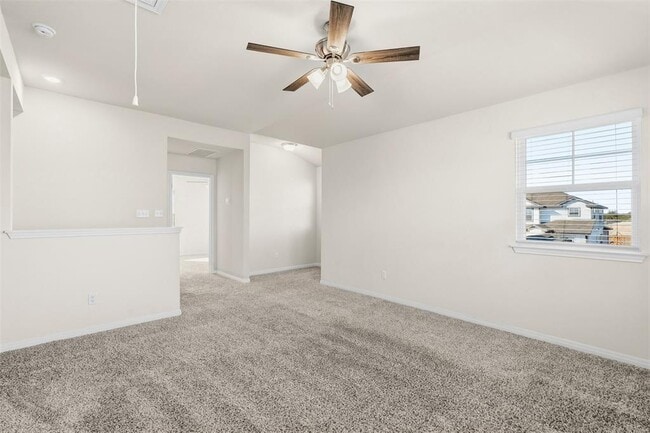 Building Photo - 520 Loriner Wy