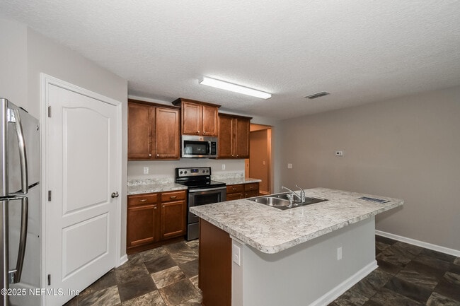 Building Photo - 9087 Gloucestershire Ct