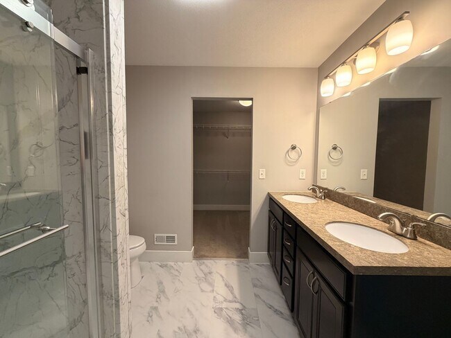 Building Photo - 1627 Hamlet Dr
