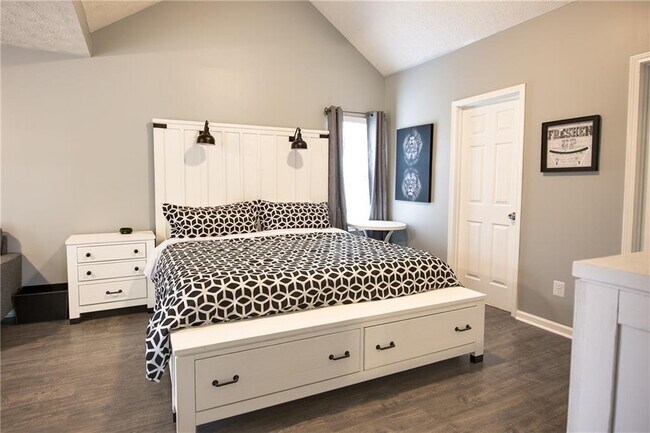 Building Photo - 7151 Springchase Way