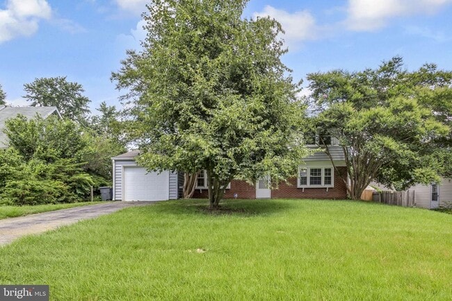 Building Photo - 2807 Folsom Ln