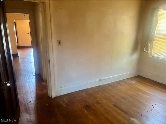 Building Photo - 1247 E 137th St