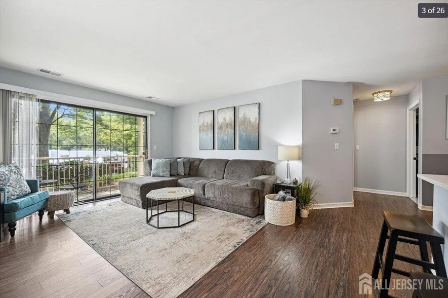 Building Photo - 394 Carhart Ct