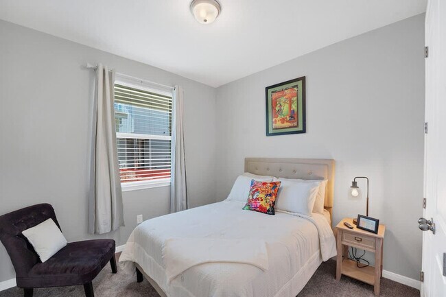 Building Photo - 2147 Hofstaat