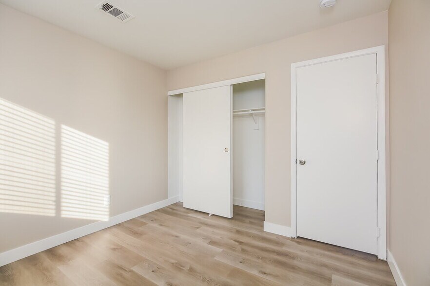 Building Photo - 4375 Coyote Crest Ct