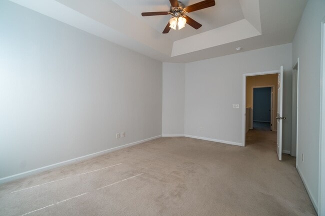 Building Photo - Gorgeous 3 Bedroom Townhome in Davidson