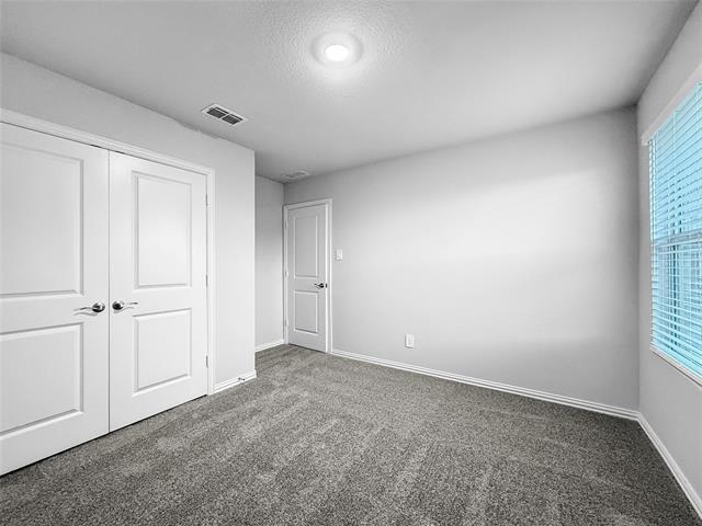 Building Photo - 209 Greenbriar Ln