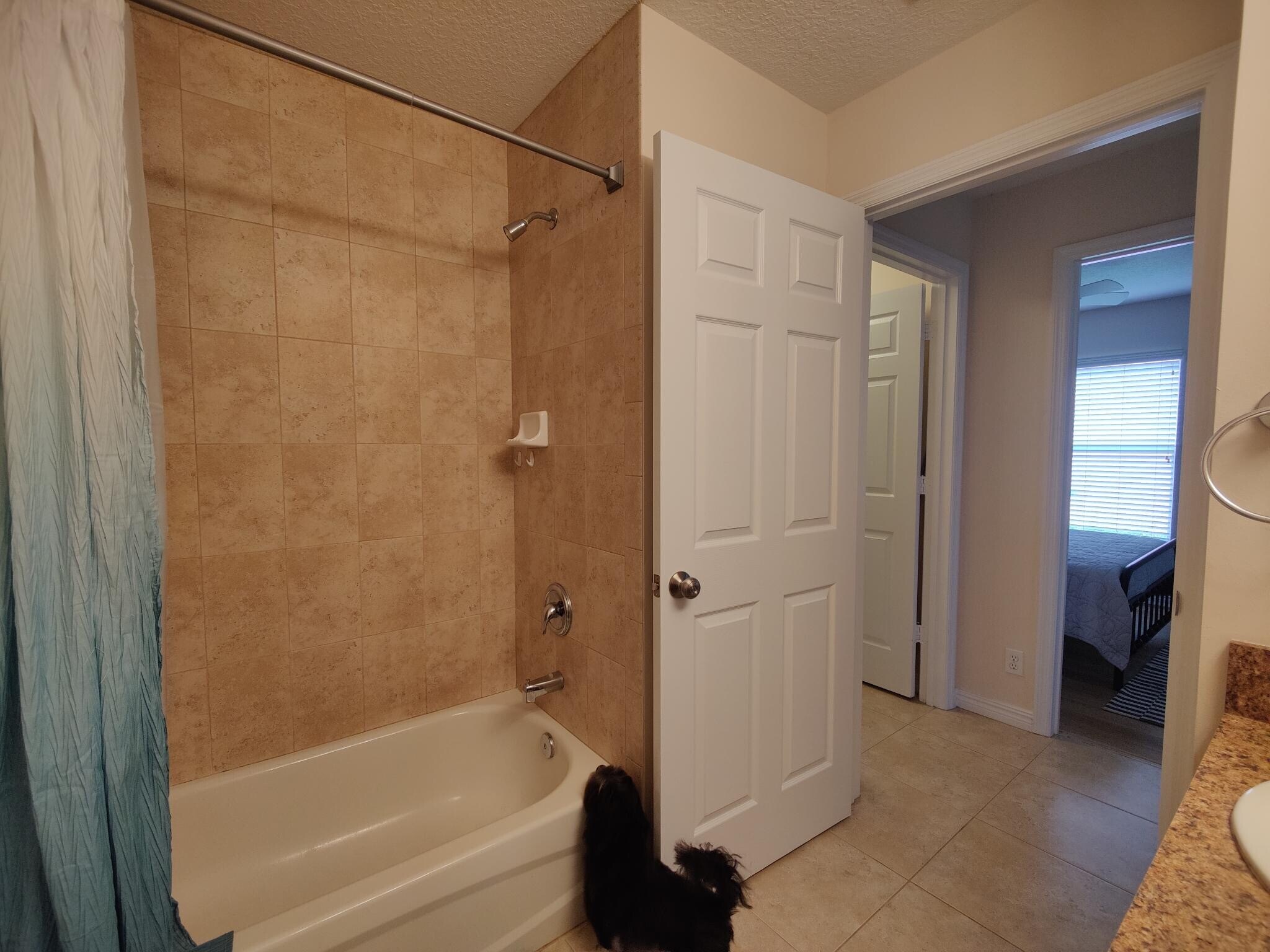 Building Photo - 5795 SE Mitzi Ln