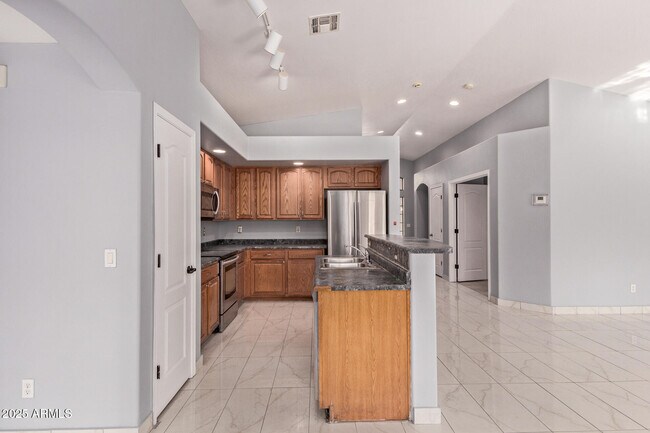 Building Photo - 5023 W Lynne Ln