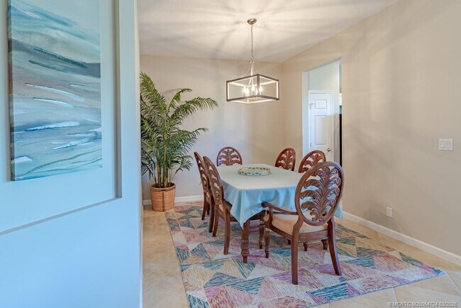 Building Photo - 2371 SW Carriage Hill Terrace