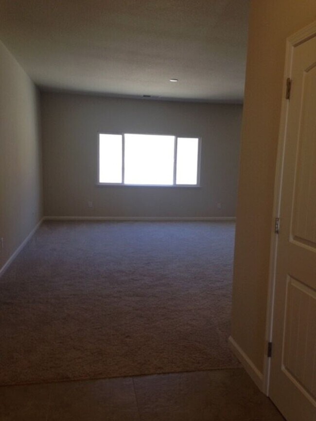 Building Photo - Canyon Hills