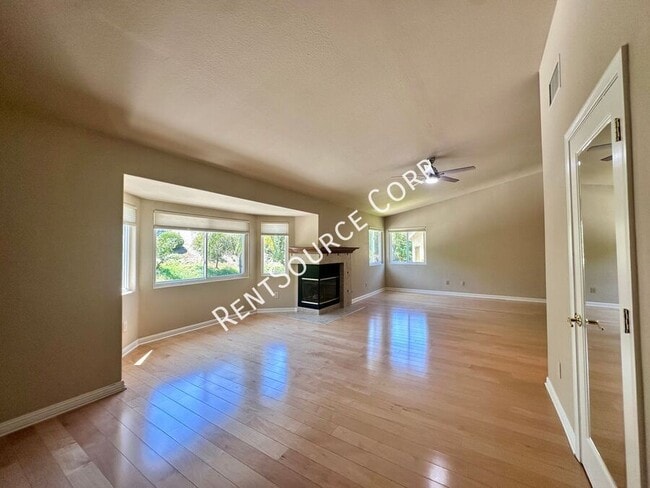 Building Photo - 25341 Irving Ln