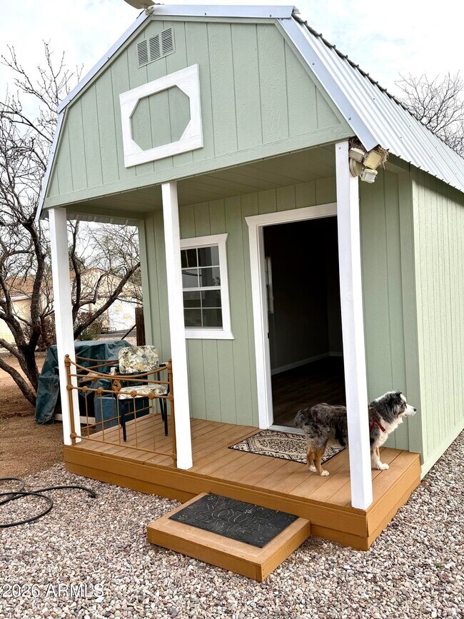 Building Photo - 5333 S Santa Claus Ave