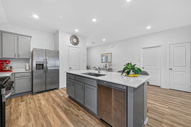Building Photo - 27222 Woodridge Gln Dr