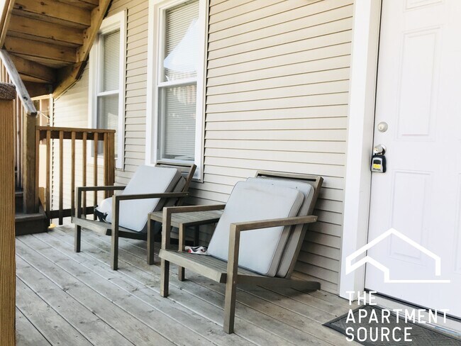 Building Photo - 1622 N Fairfield Ave