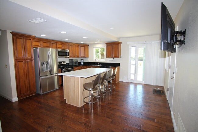 Building Photo - 16328 Bassett Ct