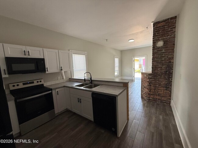 Building Photo - 1918 Redell St