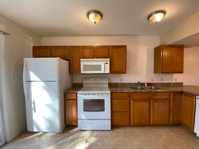 Building Photo - Available August 26th, 2026!