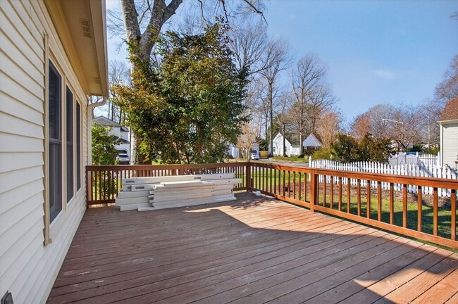 Building Photo - 5 Bed, 2.5 Bath Home in the Heart of Red Mill Farms