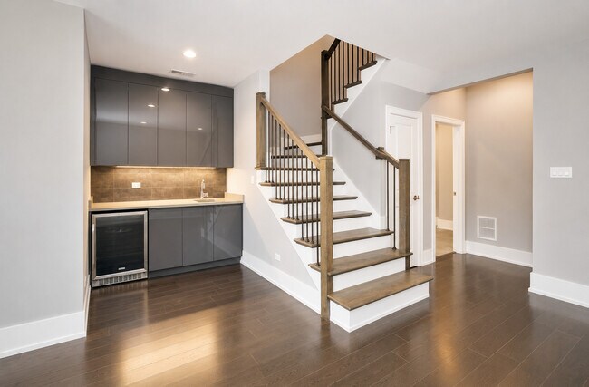 Building Photo - 4318 S Drexel Blvd