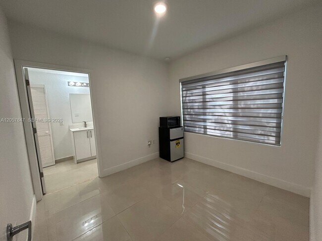 Building Photo - 25814 SW 144th Ct