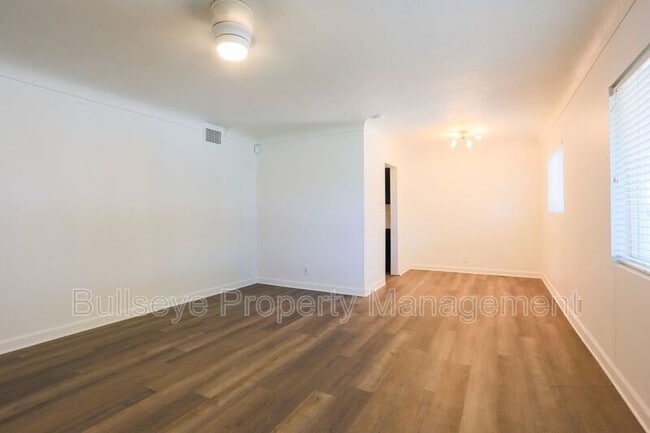 Building Photo - 3137 N 20th Pl