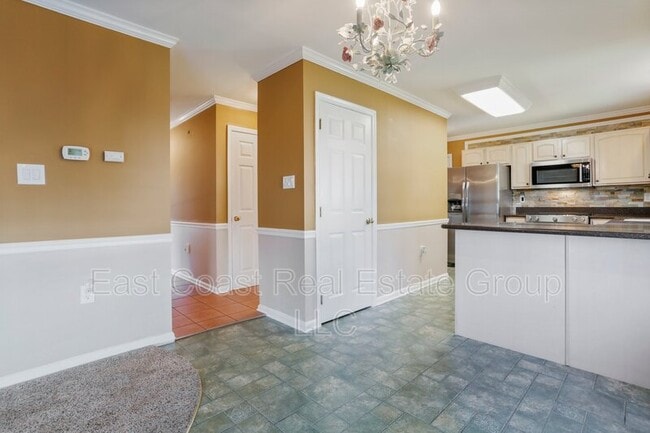 Building Photo - 77 Grassy Meadow Rd