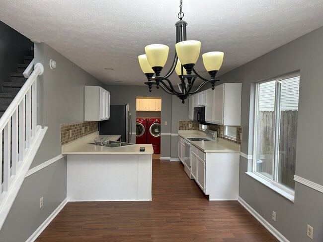 Building Photo - 4910 Clarkson Dr