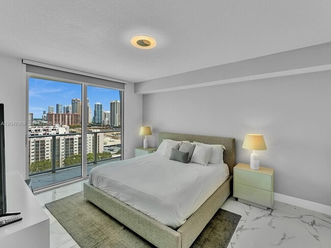 Building Photo - 300 Sunny Isles Blvd