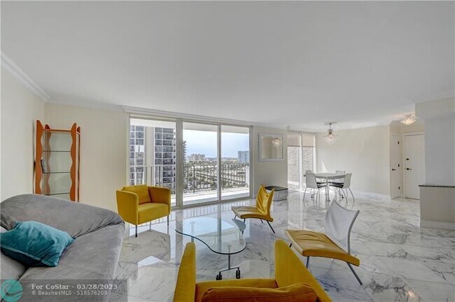Building Photo - 2030 S Ocean Dr